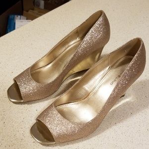 Bandolino Gold Wedges